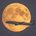 SWISS (HB-IOL) passing the moon shortly after take-off from Copenhagen to Zurich in an Airbus A321 on route LX1273