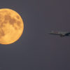 SWISS (HB-IOL) passing the moon shortly after take-off from Copenhagen to Zurich in an Airbus A321 on route LX1273